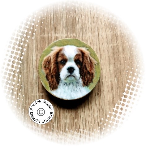 Aimant porte aiguilles Le Cavalier King Charles blenheim