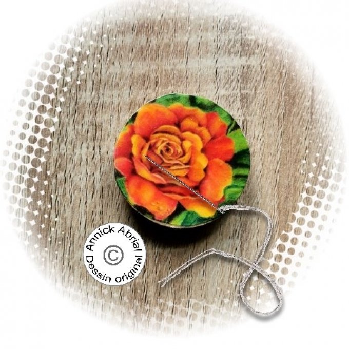 Aimant à aiguilles illustré d'une rose série limitée ©Annick Abrial