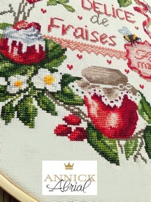 Détails broderie point de croix ©Annick Abrial