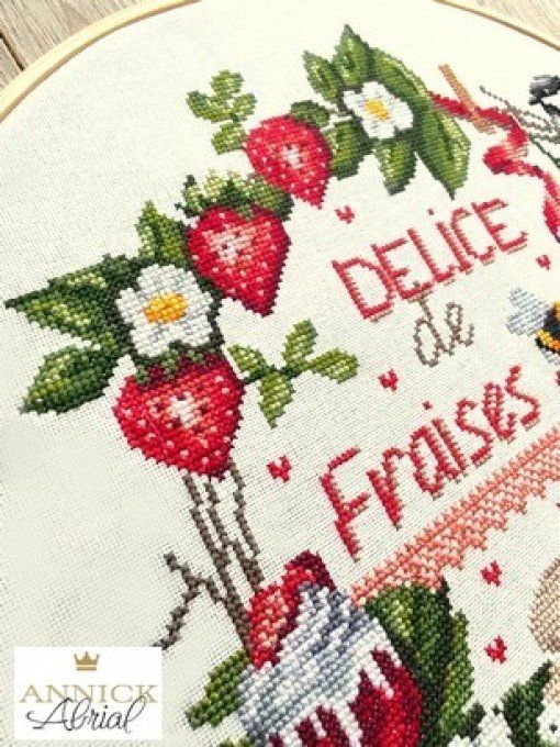 Détails broderie point de croix ©Annick Abrial