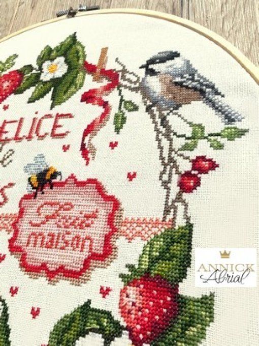 Détails broderie point de croix ©Annick Abrial